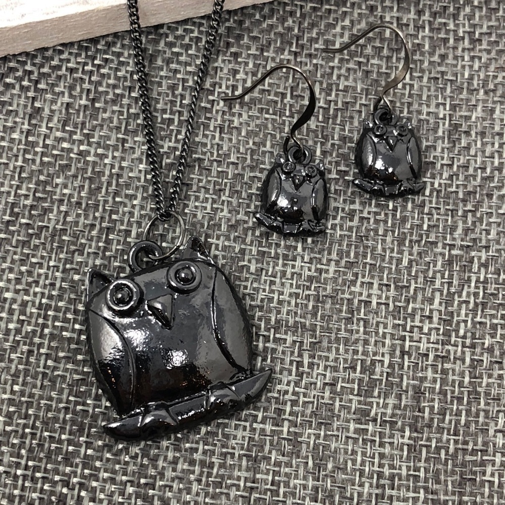Owl Black Necklace & Earring Set - Picture 1 of 3